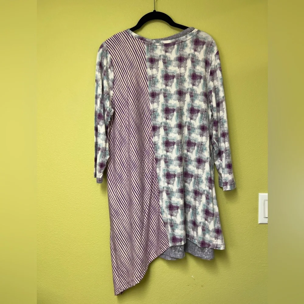 LOGO by Lori Goldstein Purple, lavender, blue and White Tunic And Lace Tank. - Picture 12 of 14